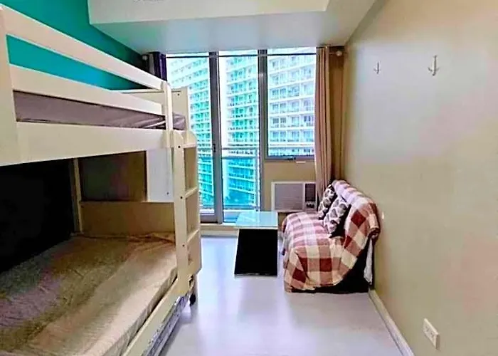 Azure View Staycation 6pax 4*